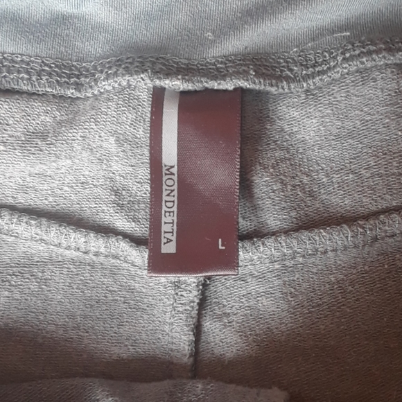 Shorts - Picture 4 of 5